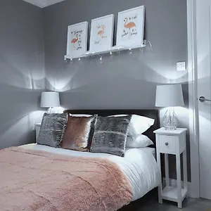  Apartment The Westside Parking Available United Kingdom